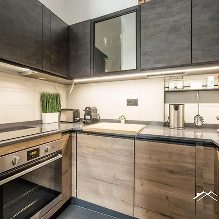 Center Lux| 2br| A/c| Parking By Tilo Genua