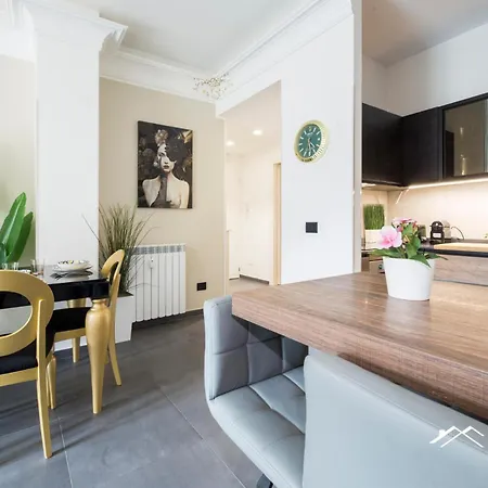 Center Lux| 2br| A/c| Parking By Tilo Apartment *
